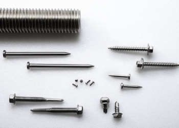 CUSTOMIZED SCREW